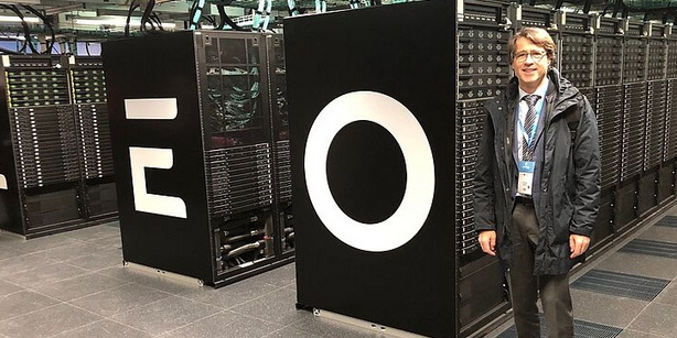 Christoph Dellago in front of an HPC